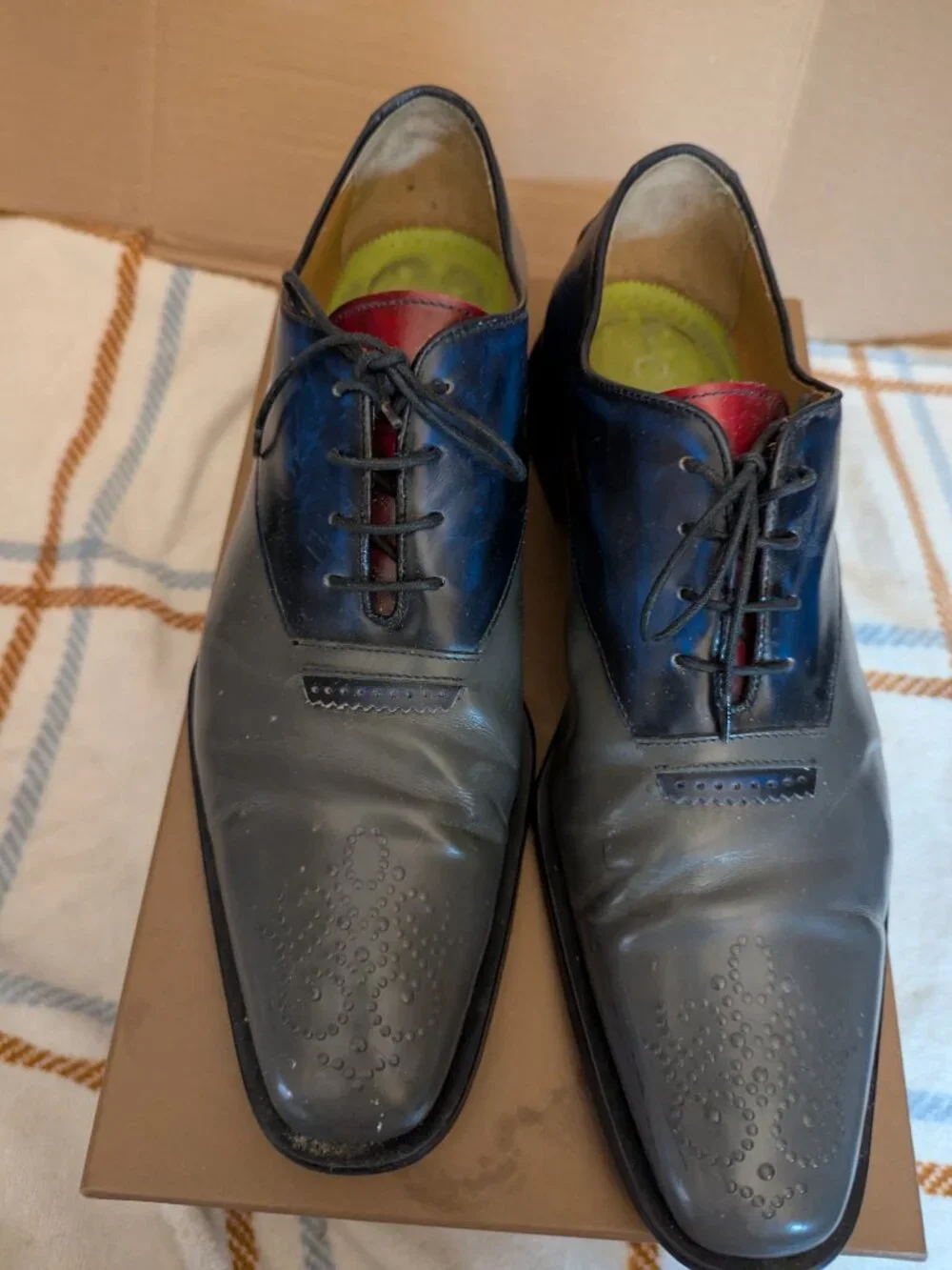 OLIVER SWEENEY Oxford Mens Shoe Plain-Toe Oxford with a medallion/brogue 9.5